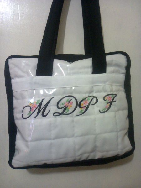 Bolsa M.D.P.F (Mãe de Deus Passa na Frente)